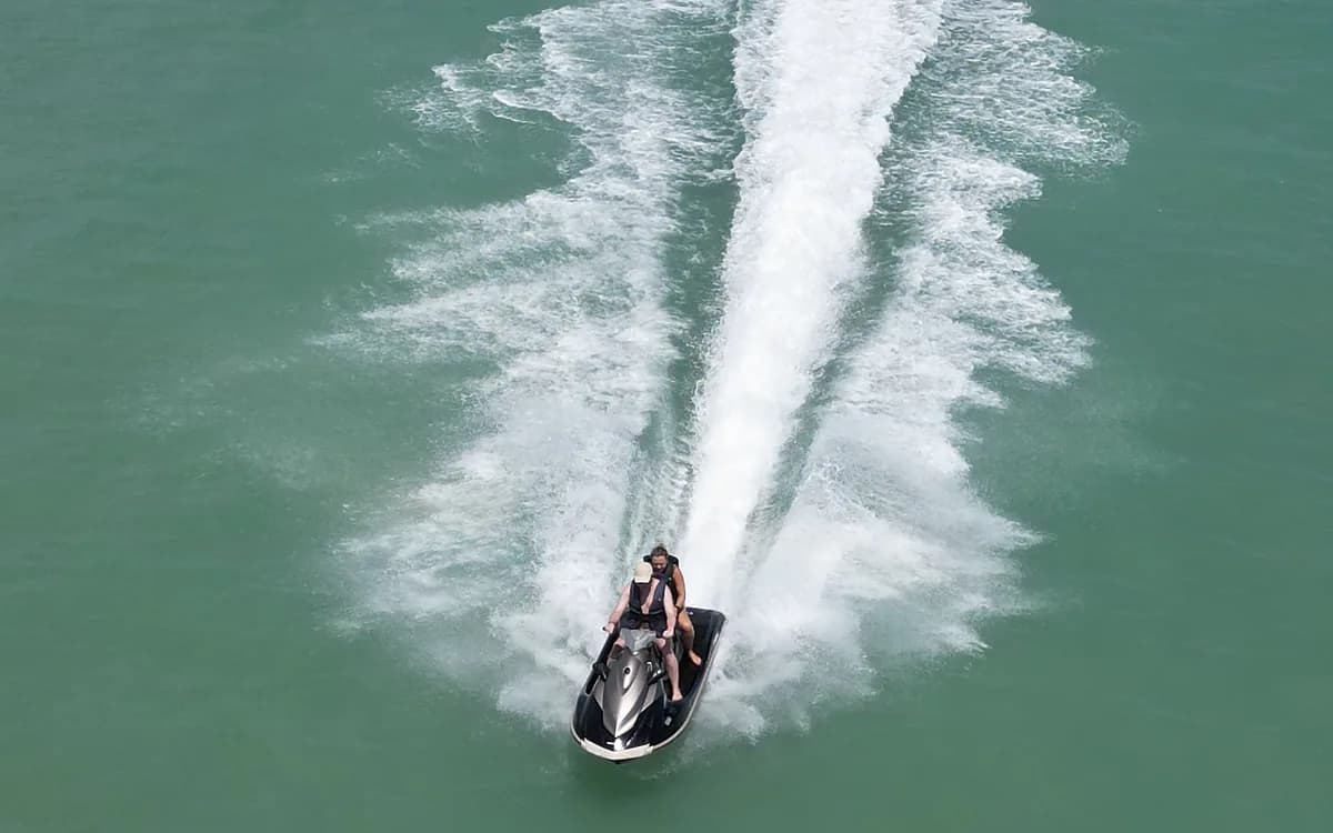 Moto de agua con monitor